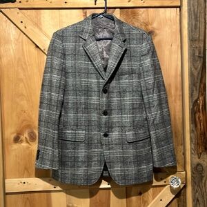Louis Castel black and white plaid blazer size 95 converted to size 34 US